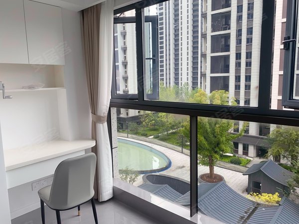 杭州临安临安城区苕溪学府苕溪学府 精装修 阳台已包 小区自带游泳池