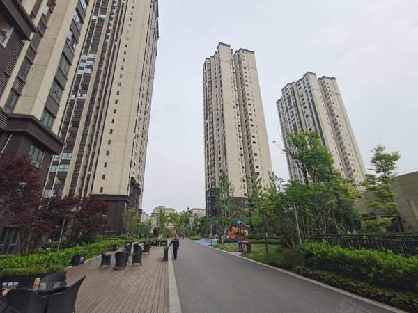 重庆大渡口九宫庙荣盛城观云郡(商住楼)大渡口万达广场附近单间配套