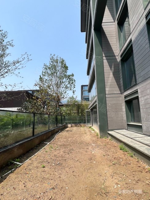 232平一楼大平层带70平大院子 一整层地下室 单价低,碧源荣府二手房,1