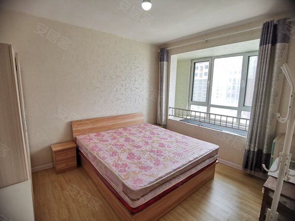 青岛即墨二十八中高迪墨香郡墨香郡套二好楼层 临近德馨二八 精装修