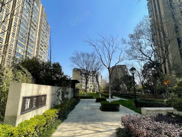 无锡梁溪清名桥九龙仓御玺南长街旁,南长街小学,侨谊中学九龙仓御玺