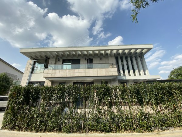 浦江8号线 浦江 颐城独栋别墅 户型!满五税少,有车库前后花