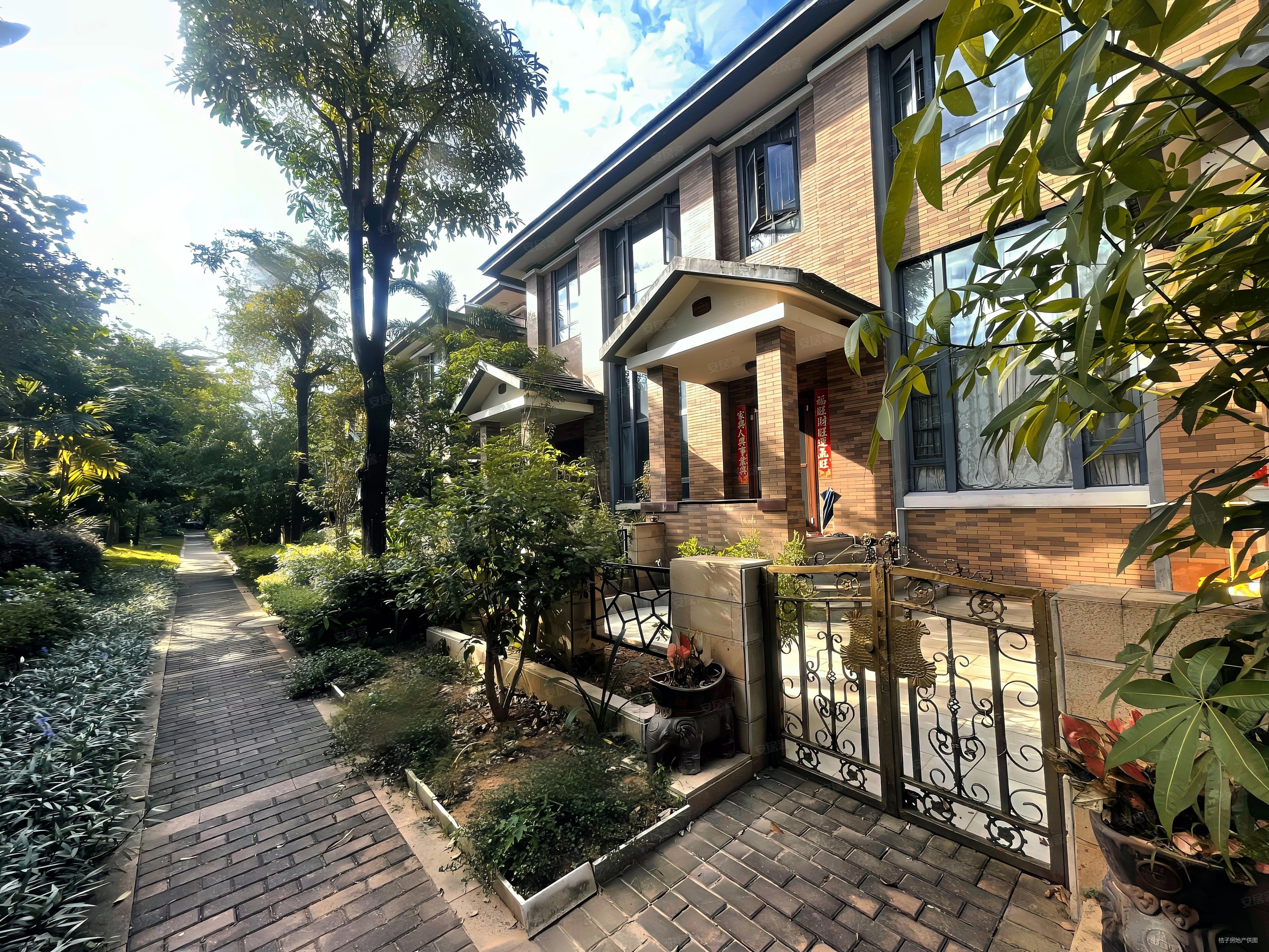 业主急售奥林匹克巴黎大道边位别墅豪华装修380万即可