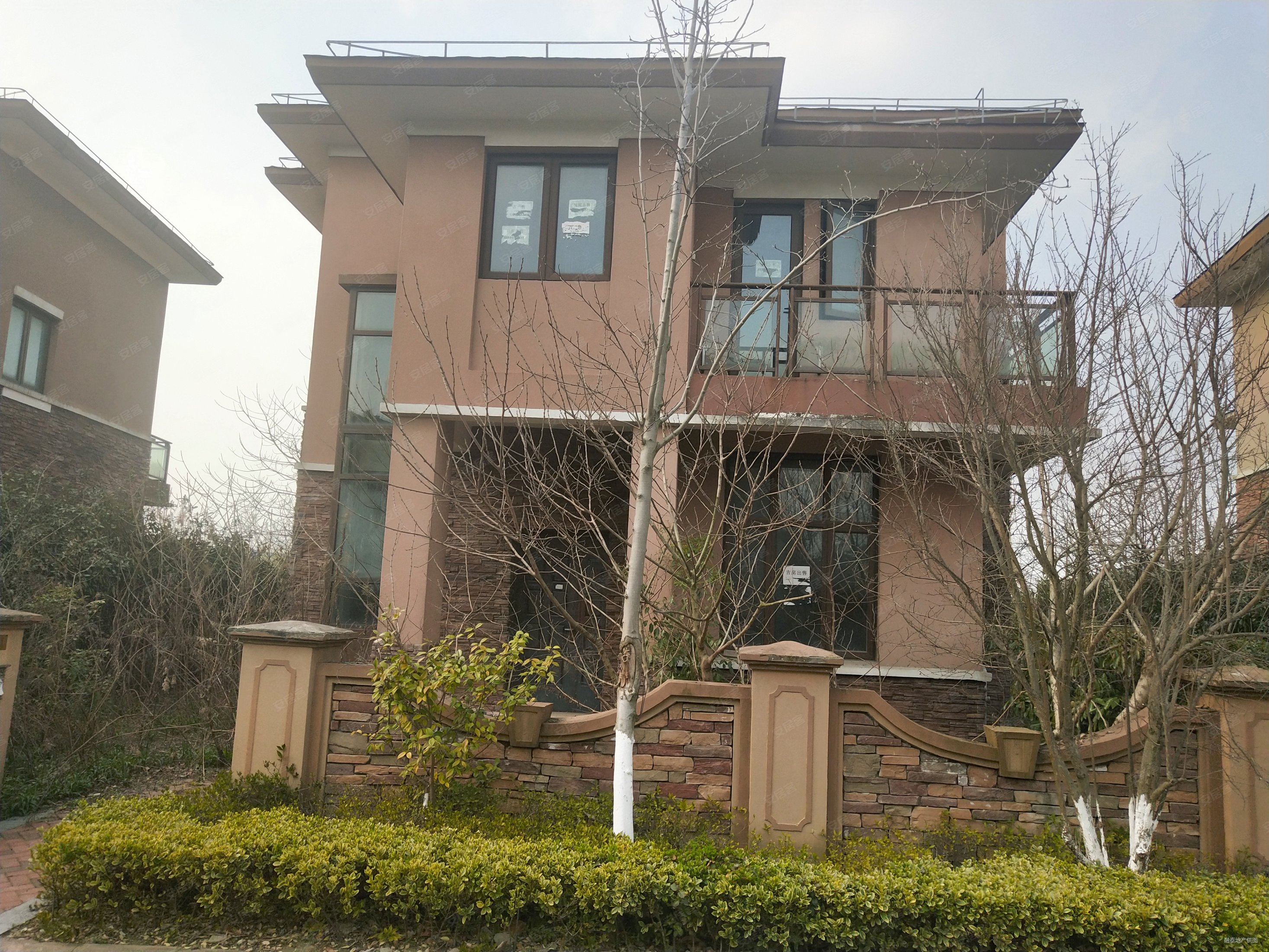 北临河 随时看房,淀湖桃源二手房,700万,4室2厅,4卫,227平米-昆山安居