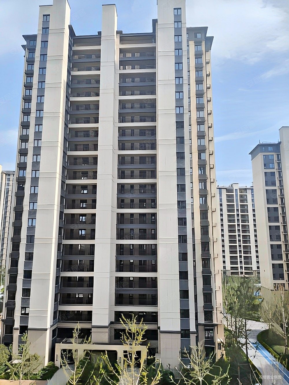 城阳上马 环境好 小高层 低总价 性价比高,越秀星汇城二手房,83万,3室