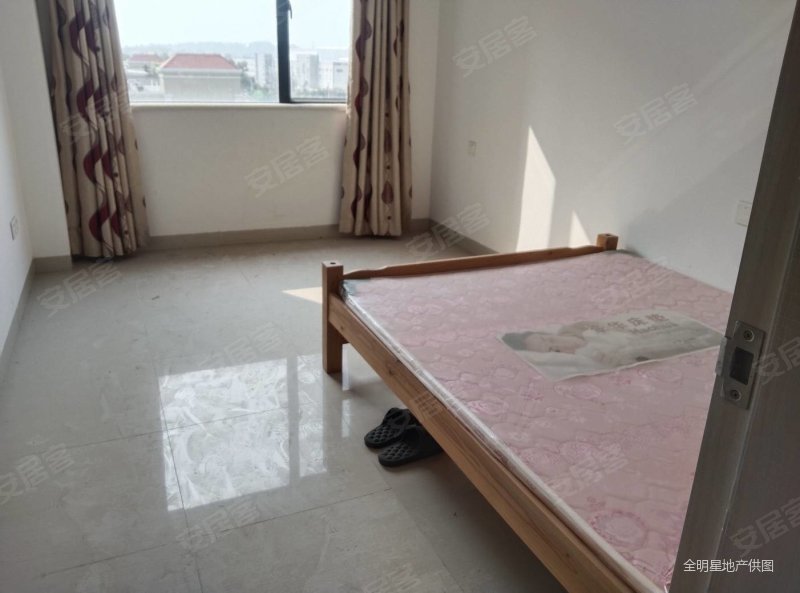 景福花园,3房精装修家具齐全厨房好新业主诚心出售4字头