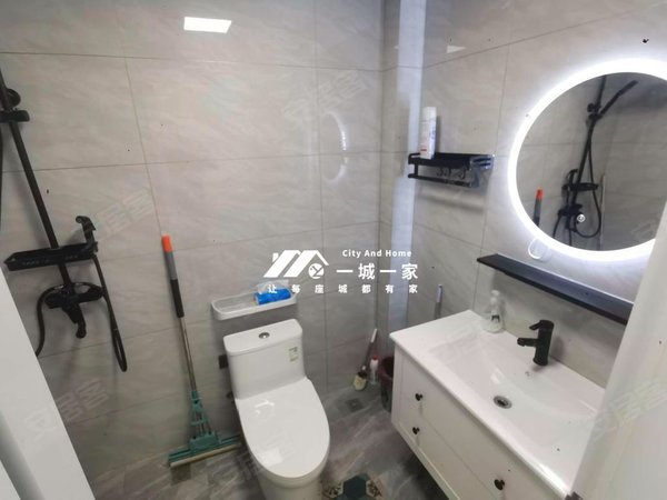徐州邳州福州路中汇广场新明德附近 中汇loft 楼下小吃街 购物方便 看房拼手速出租房源真实图片