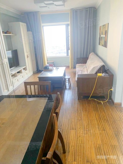鼎泰花园,精装,2房2厅,满5年,看房有钥匙