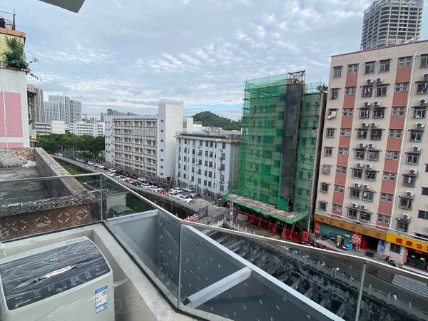 深圳宝安固戍凤凰岗二村12号线宝田一路站,豪华装修一房一厅出租房源