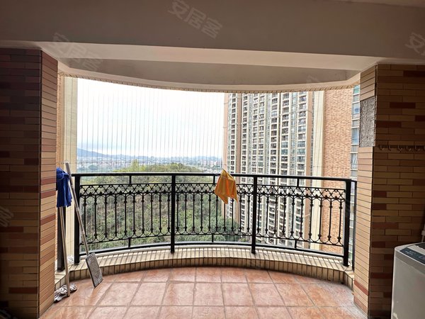 广州从化街口中心区莱茵水岸莱茵水岸 3室2厅2卫 2000.