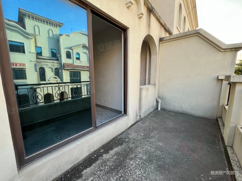 台商 世茂天玺湾   4层联排别墅 带独立车位