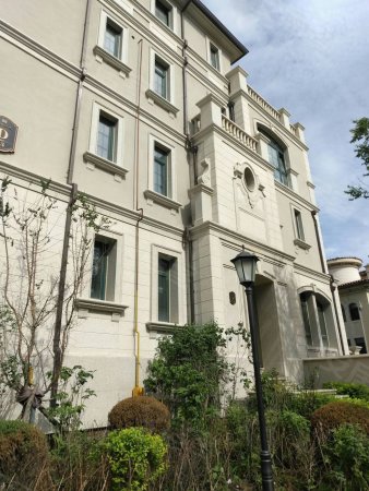 出售群力溪岸艺墅叠拼别墅3带4包更名一手手续带车库595万