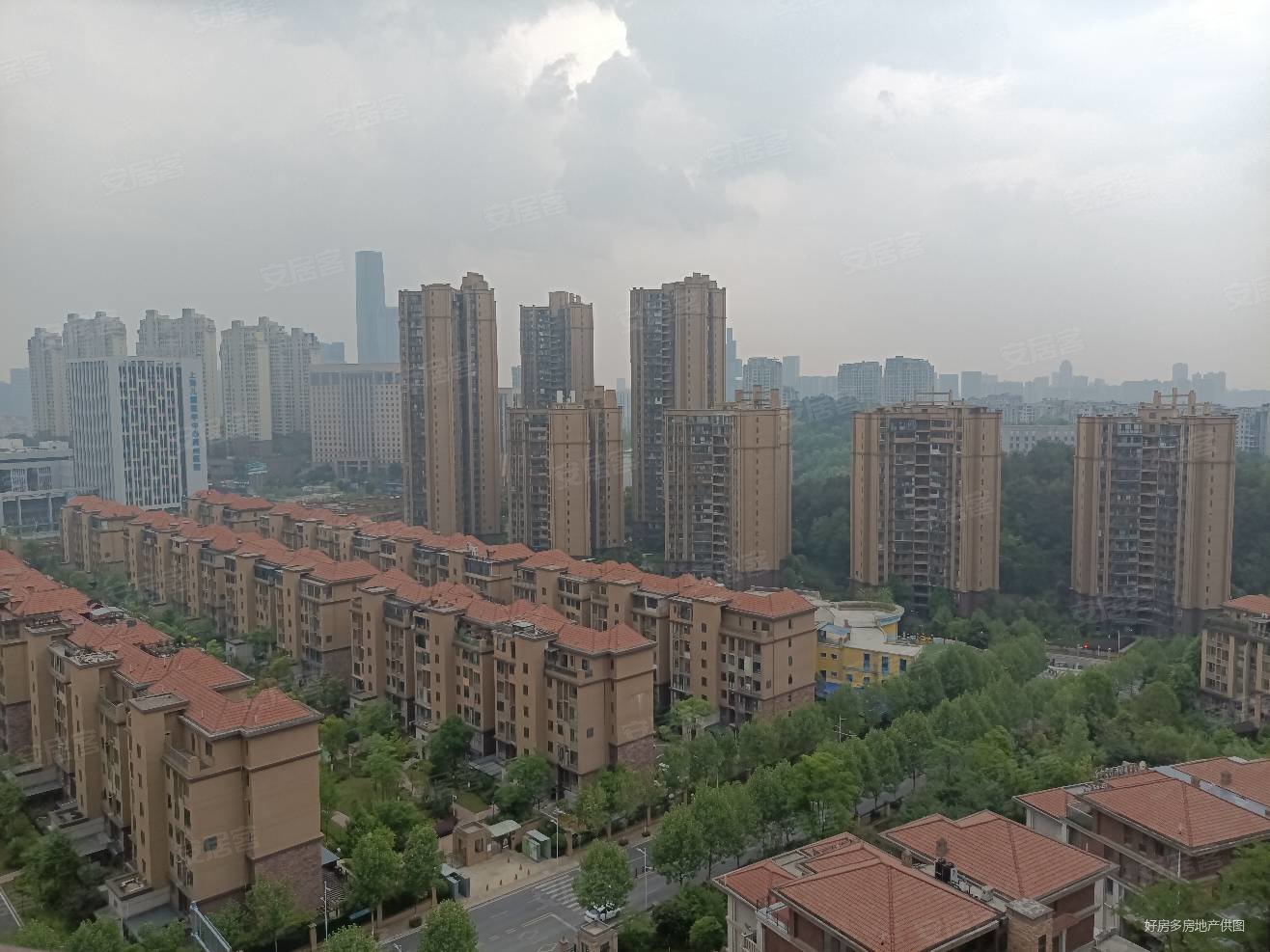 省医旁观府一号 东南朝向 正四房视野开阔可看金融城,观府壹号一组团