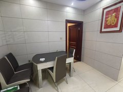 长垣蒲西蒲西御景龙苑，三室两厅两卫，采光很好，可以直接拎包入住。出租房源真实图片