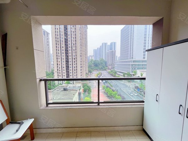 【多图】保利观澜(三期),江北嘴租房,实图 江北城 同事的房子 无中介!