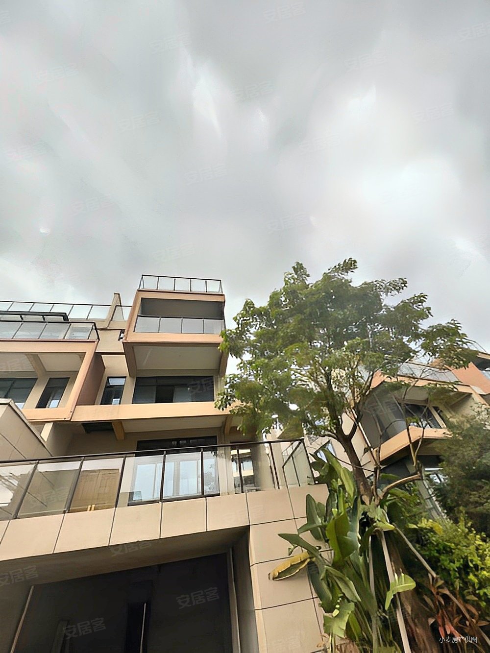 又降价20万 全景金水湖 双拼别墅195万 花园近200平,恒大山水城(别墅)