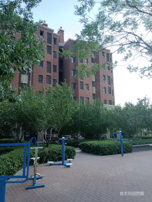 雪莱小镇,洋房三居,一梯两户,格局好,满五  ,随时看房