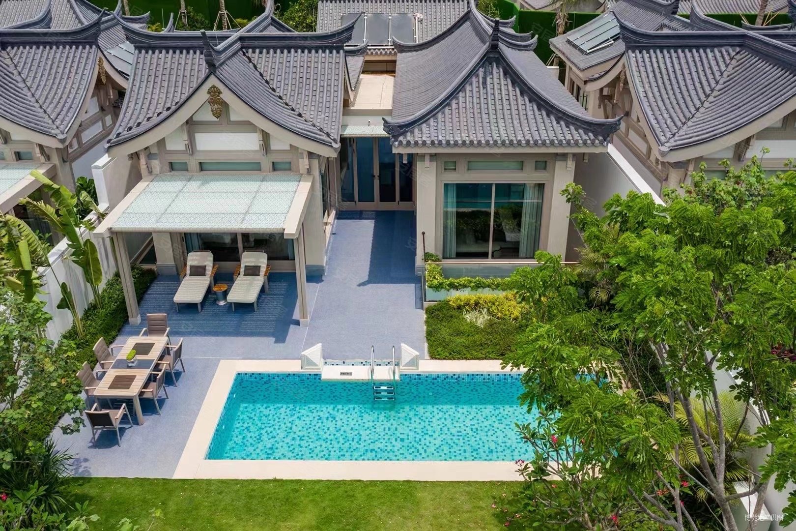 海棠湾独栋亲海别墅1100万距离海边300米带花园泳池