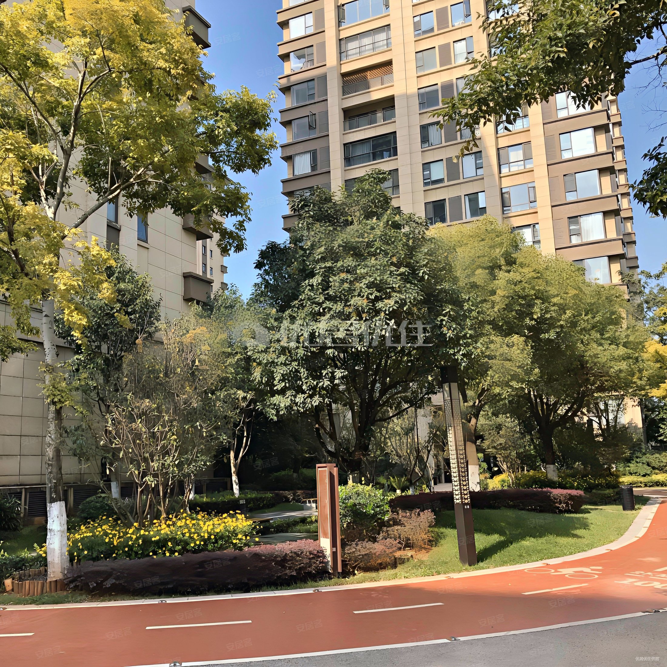 绿地海珀澜庭(一期)3室2厅3卫147㎡东南288万