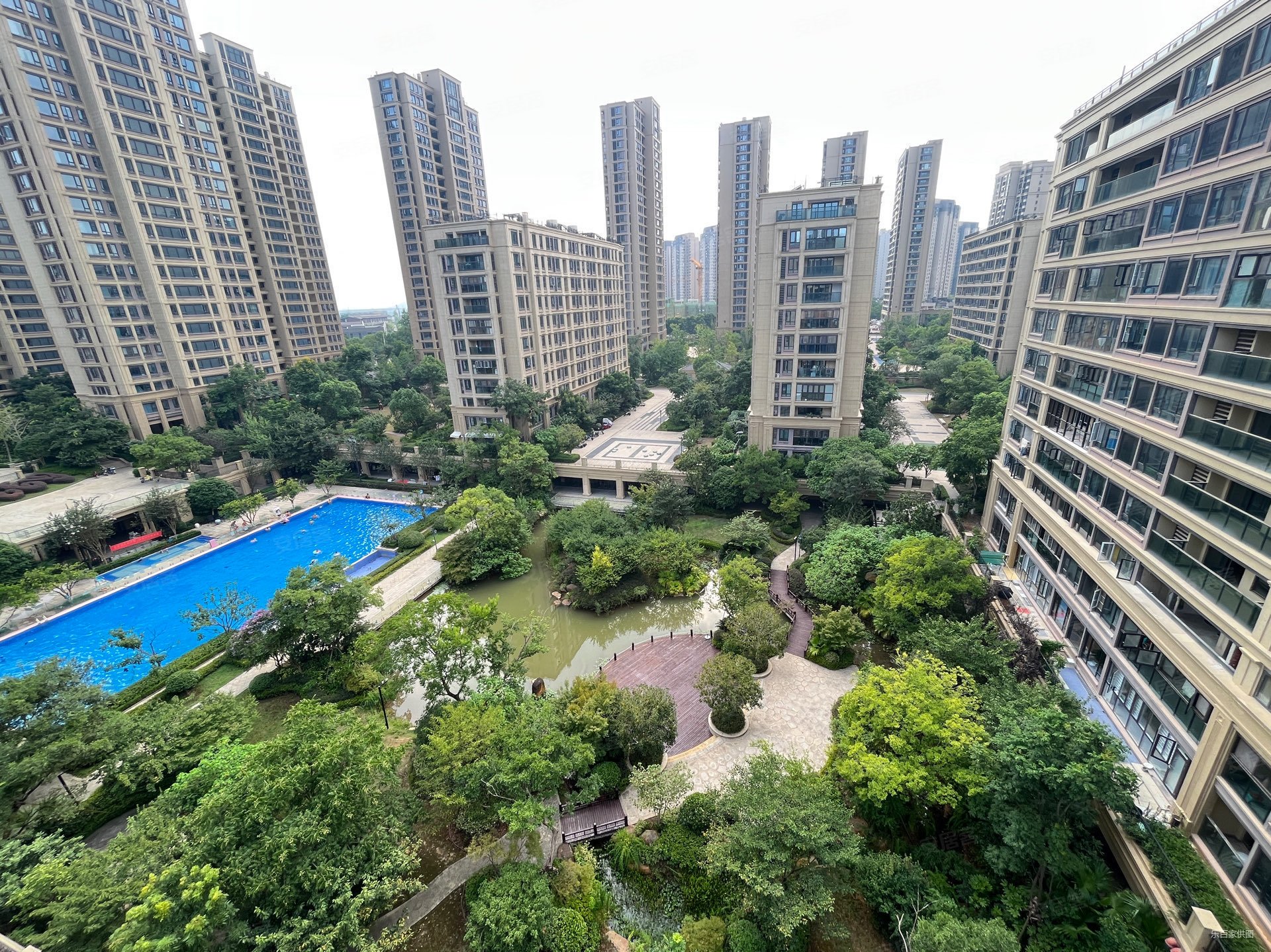 长投绿城兰园4室2厅2卫124.55㎡南北150万