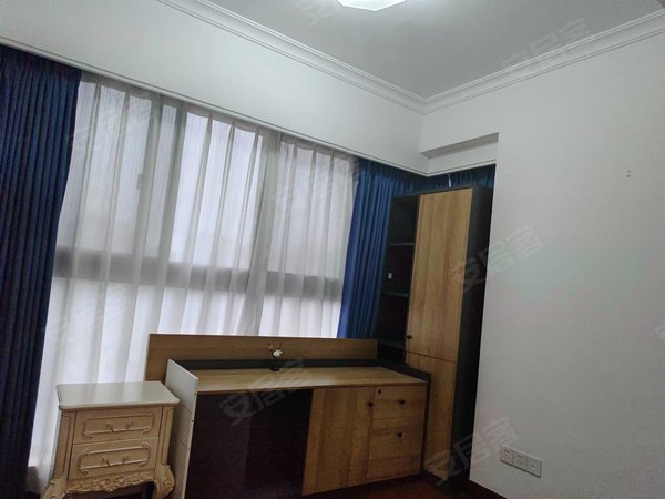 嘉兴南湖南湖街道荣安府(南湖)荣和花园豪华装修中央空调按摩椅三室