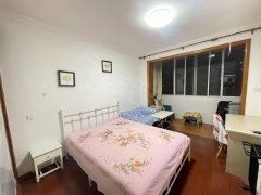 潍坊四村 精装修一室一厅 4玻璃大阳台 边套卫生间干湿分离