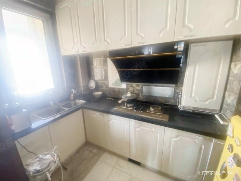 捡大漏!万城聚豪 5ovv急售 可大议 送家具家电 带车位