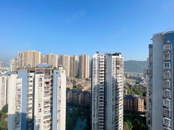 重庆江津几江城区水木年华湖上窗外风景如画!