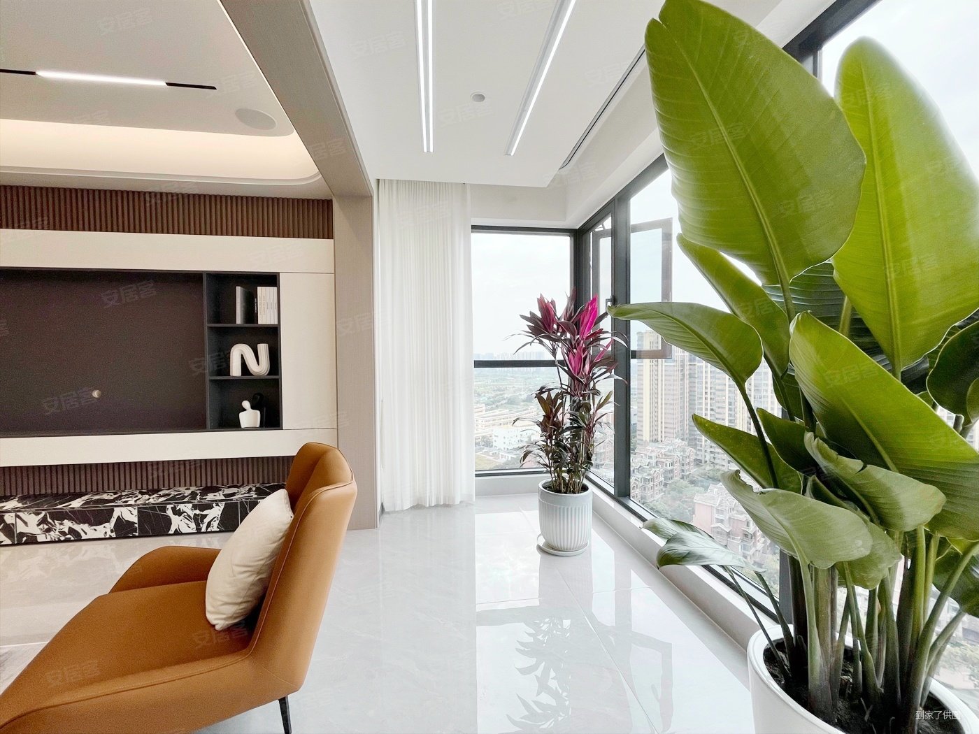 中洲锦城湖岸3室2厅1卫89.91㎡南北288万