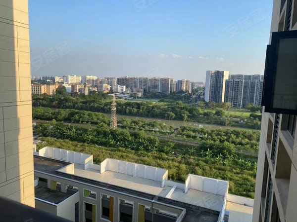 广州花都镜湖大道阳光城兰园翡丽湾望花都湖 南北对流 大四房两卫