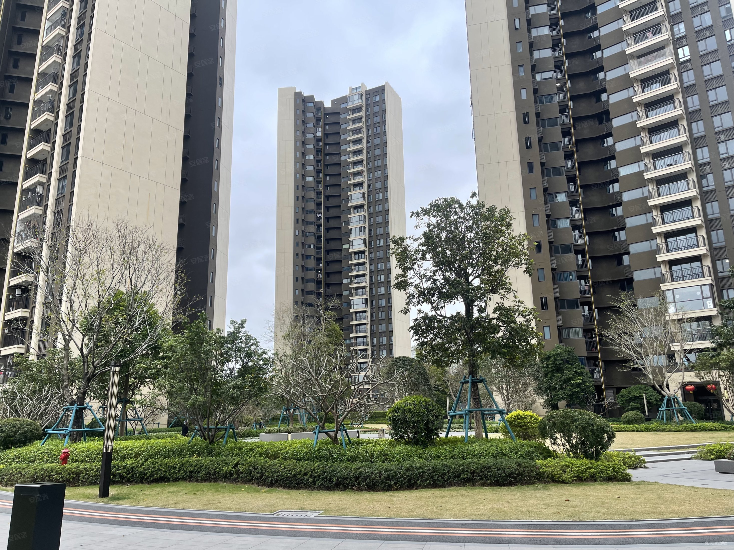 龙光玖誉府3室2厅2卫110.81㎡南北103.8万