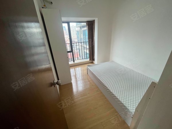 深圳福田华强南桐林城市广场桐林公寓精装两房,装修漂亮,干净整洁,厅