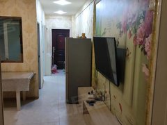喀什喀什市喀什城区中亚商贸城单身公寓家具家开空调。拎包入住。出租房源真实图片