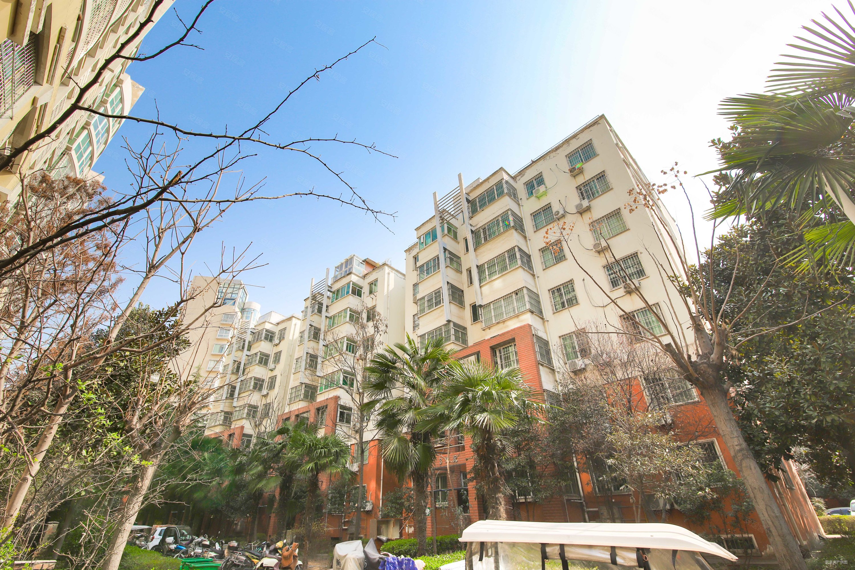 文兴阳光水岸4室2厅2卫179.12㎡南北125万