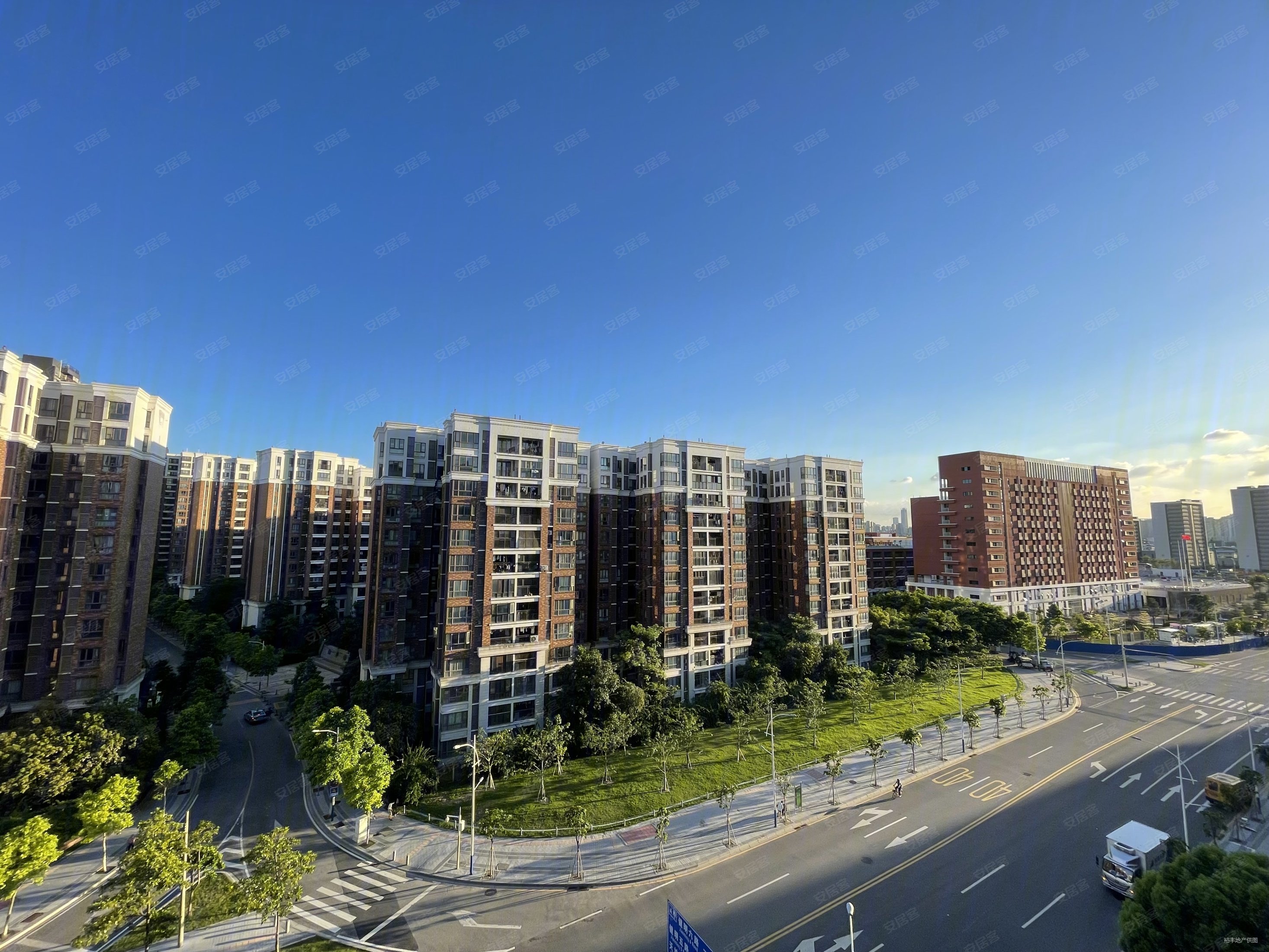 阳华国花苑3室2厅2卫94.99㎡南北520万