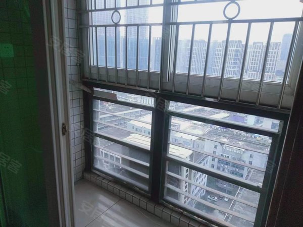 深圳南山南油金晖大厦近地铁南油站,金晖大厦精装全齐三房出租,适合