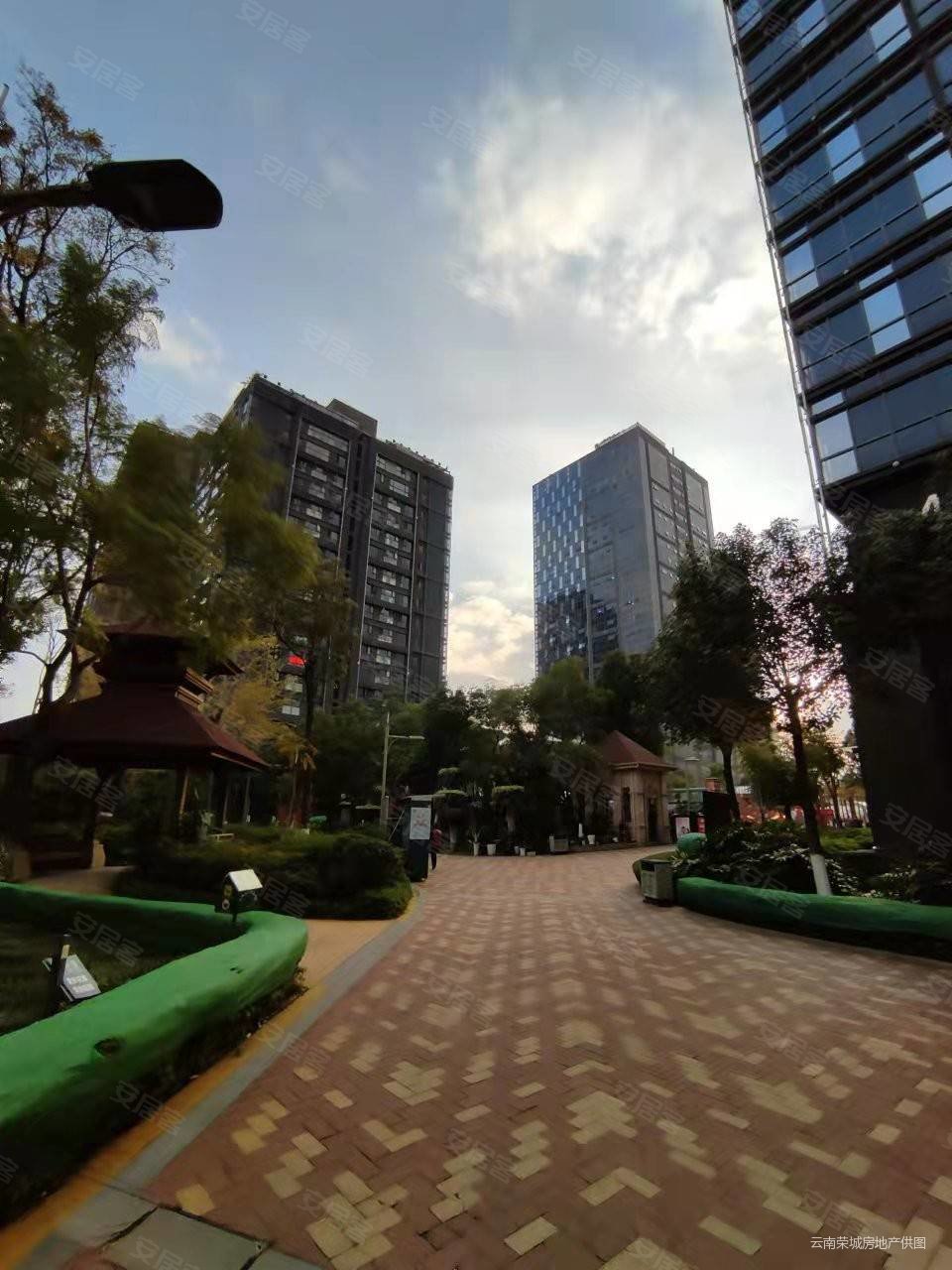 国贸中心 关一小 银海尚御3房 精装修 视野好 户型方正