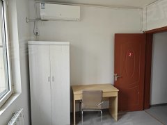 青岛黄岛辛安科技大学全女生空调空调宿舍，5间合租北向次卧，干净卫生出租房源真实图片