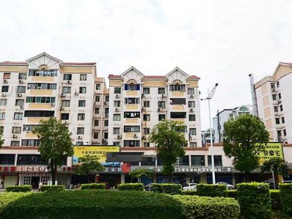 嘉荣超市,沃尔玛,火炼树市场和友谊市场【小区户型】富华苑是东泰花园