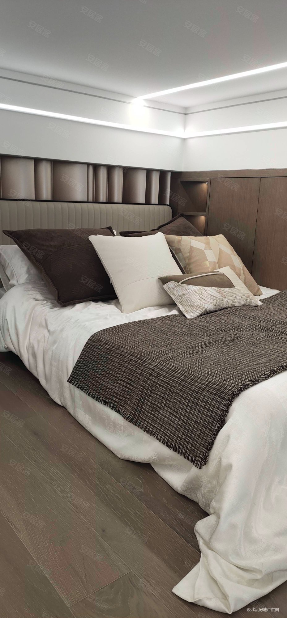 东都时代商务中心一区1室2厅1卫44㎡南北28万