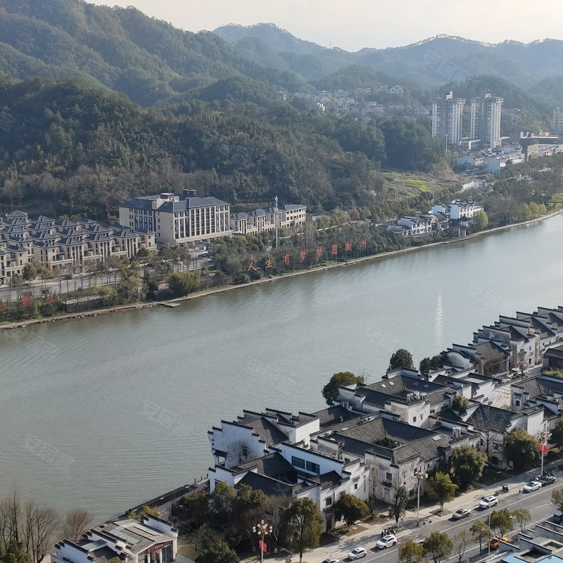 22:17:26小区户型天都首郡一共11栋楼88平到185平的户型有屯溪比较少