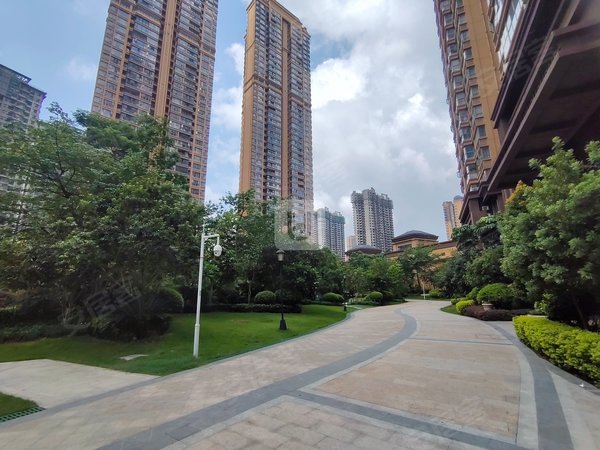 【多图】霖峰一号,凤岭北租房,霖峰壹号 精装大3房 仅2900 拎包入住