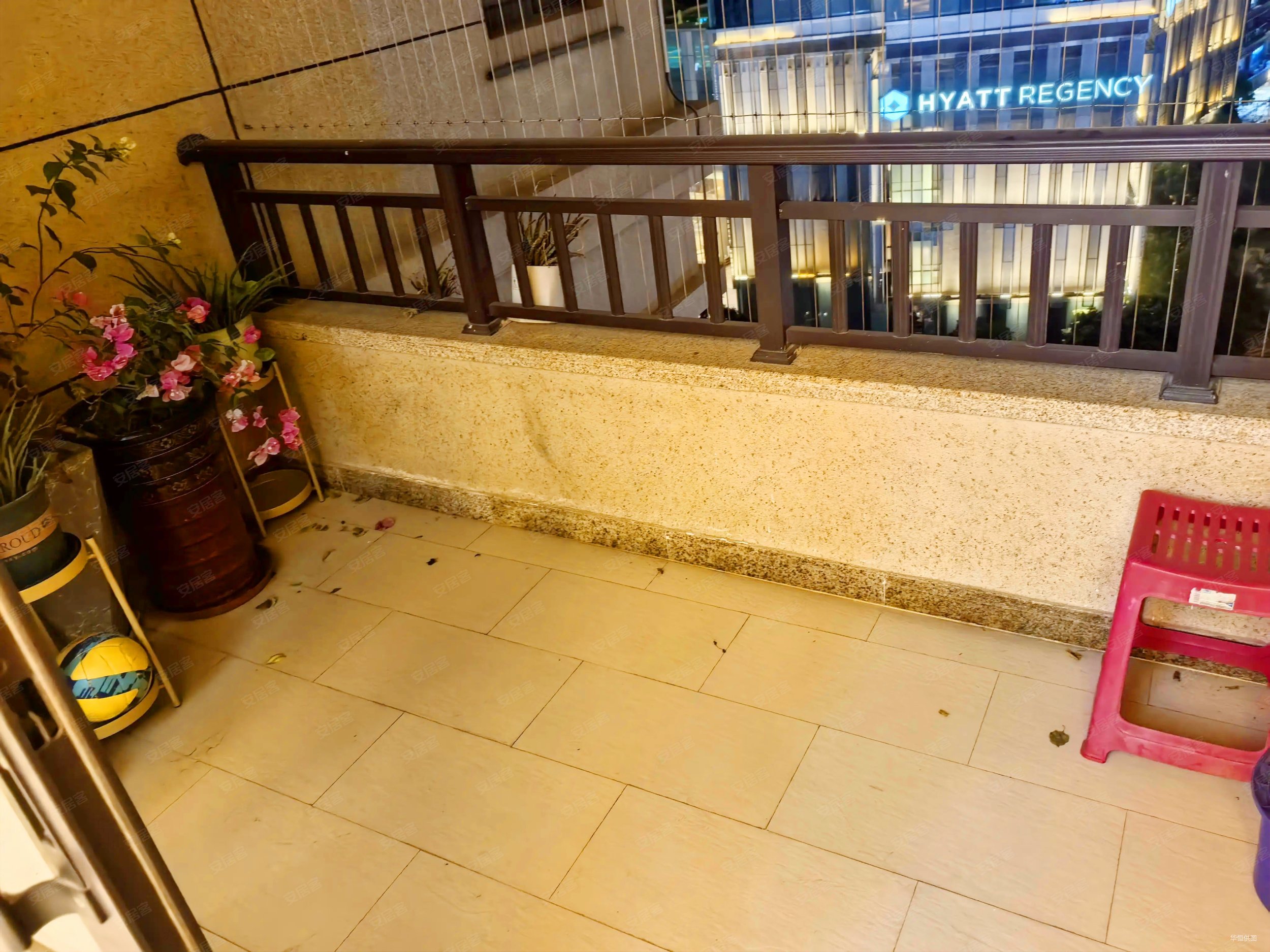 中央湾区珊瑚海4室1厅2卫143㎡南北698万