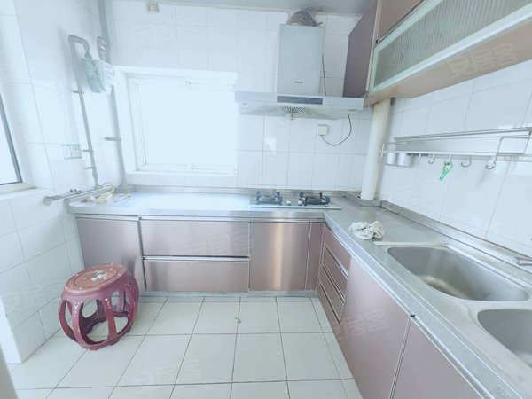 聊城东昌府东昌湖周边中通时代豪园一期(1-15,50号楼)市医院西 凤凰台北邻 中通一期 三室 家具家电齐全 拎包即住出租房源真实图片