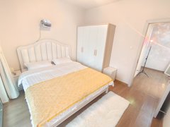 重庆江北观音桥观音桥步行街 大融城 奥特莱斯 房租可月付出租房源真实图片