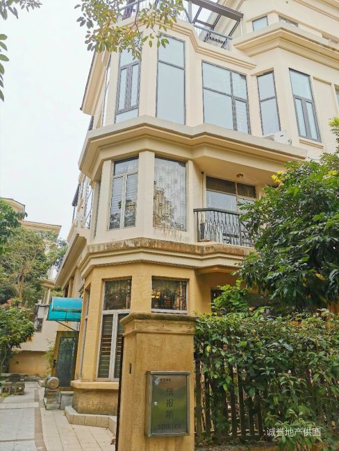 珠海市区情侣路海景别墅带大花园精装5房海天公园旁