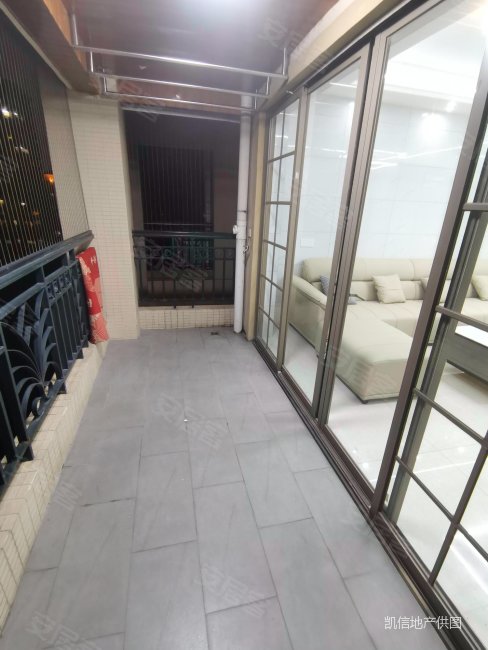 佛奥阳光花园西区 装修好 楼层好电梯房 商圈成熟 东南望花园