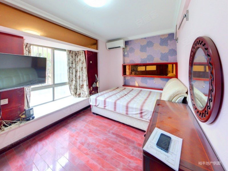 仙湖名苑 3 房  135.62 方 繁华地段 近地铁