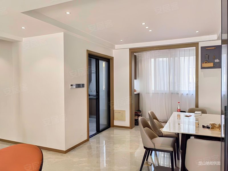 城西龙辰紫园4房2卫全新精装带家电房东换别墅急售有钥匙