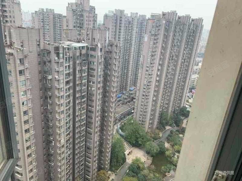世纪中央城(红谷滩) 近地铁 正规商品房 出行方便